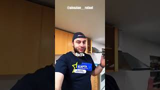О таком гараже мечтает каждый мужчина. Из него можно вообще не выходить.