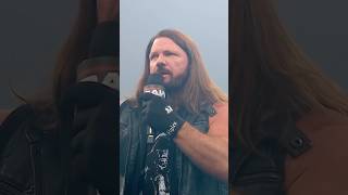 SAY IT WITH US, “YOU TAPPED OUT!” 🗣️🔊 #WWERaw