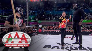 Rey Mysterio saves El Grande Americano from a Omos attack: Lucha Libre AAA, Jan. 17, 2026