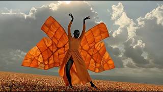 Surreal AI Scenes with Dancing - Golden In The Sun - 4K