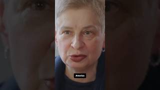 «Буш — реклама, Обама — мечта о черном человеке, который сделает работу за белого, Трамп — реалити»