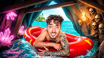 ОСТАЛСЯ НА НОЧЬ В ЖУТКОЙ ПЕЩЕРЕ НА ОДНОМ ПЛОТУ В ОКЕАНЕ МАЙНКРАФТ!