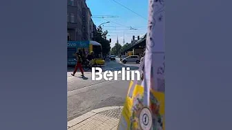 Berlin ist nur Berlin in Berlin (Berlin is only Berlin in Berlin).