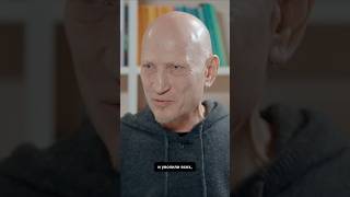 «Болгарин, который нас всех уволил» — солист Tequilajazzz о Христо Грозеве в #скажигордеевой